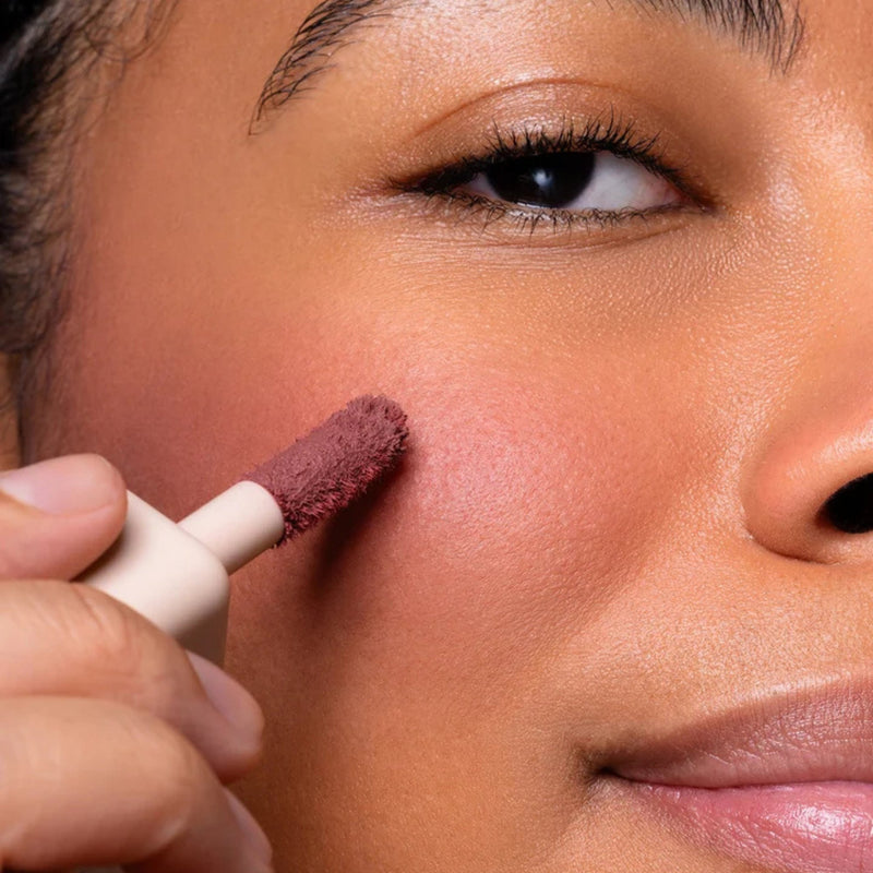 Astra Make Up Mat & Gentle Mousse Blush Low-key, luchtige mousse blush voor een natuurlijke blos