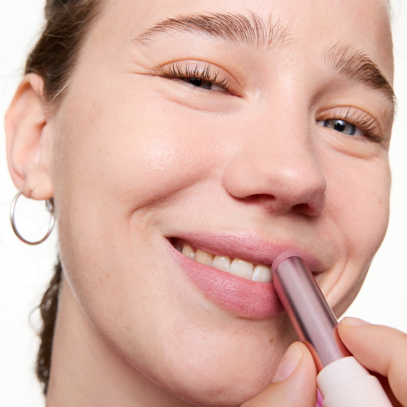 Essence Blur Soufflé Sheer Nude Lip Balm 04 Nude Mauve