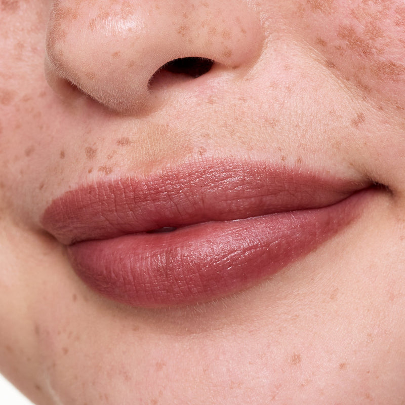 Essence Blur Soufflé Sheer Nude Lip Balm 06 Nude Cocoa