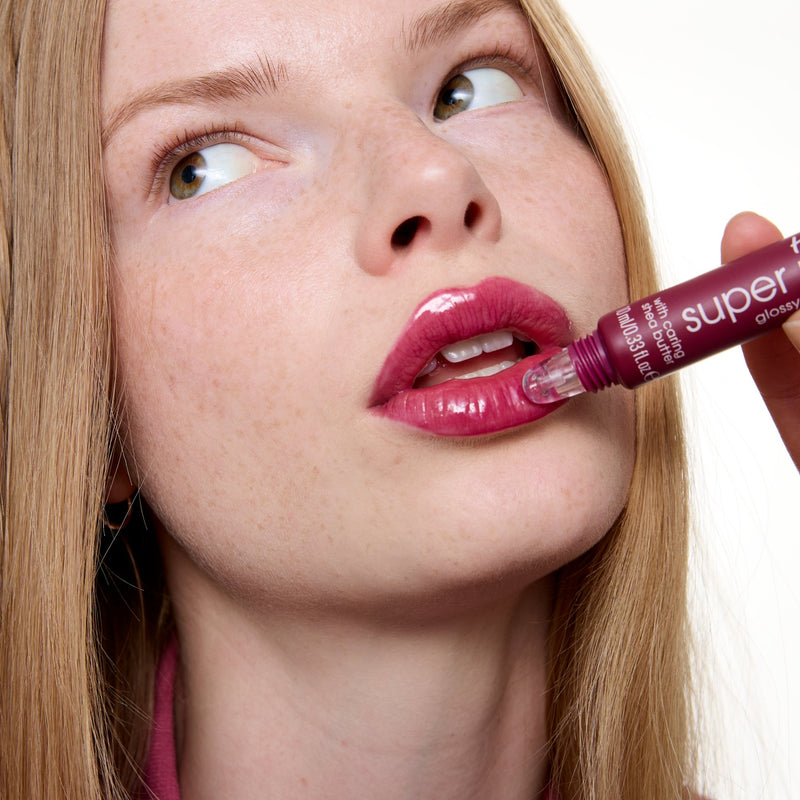 Essence The Super Peptide Glossy Lip Treatment 08 Cherrylicious!