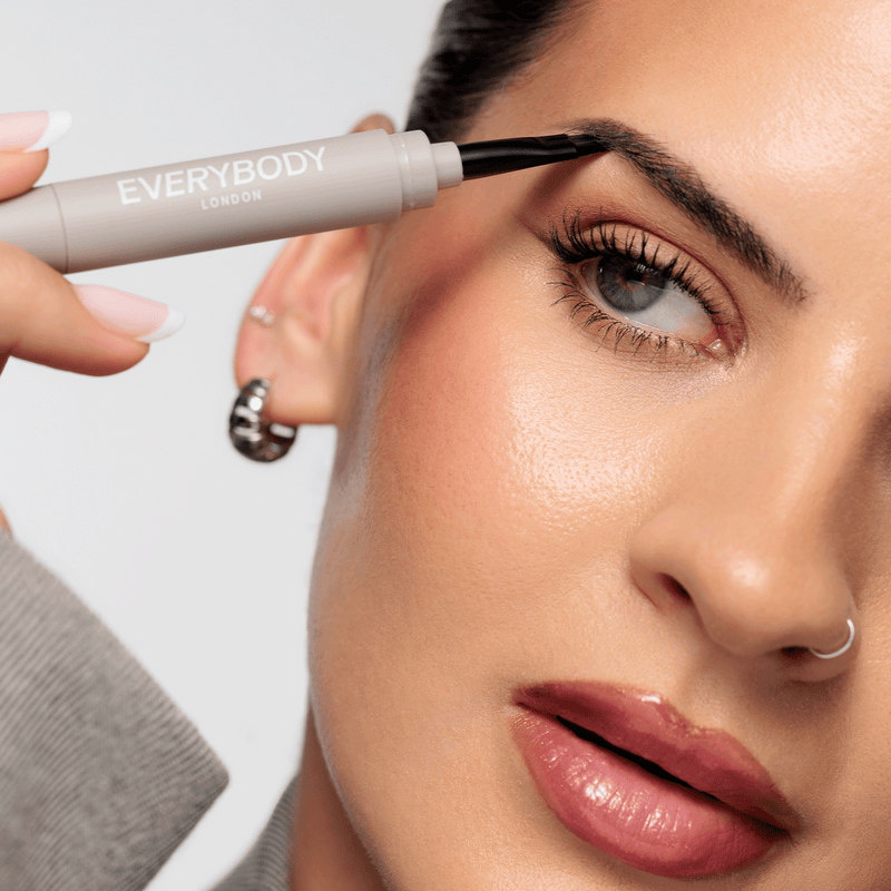 Everybody London Brow Pomade with Brush Ash Brown, wenkbrauwpomade met kwastje, foto 3 van 4