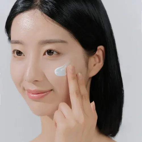 SKIN1004 Madagascar Centella Hyalu-Cica Water-Fit Serum SPF50+ 15 ml.
