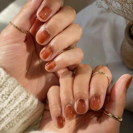 Syrup nails van Boozyshop, doorschijnende jelly nagellak met glossy finish