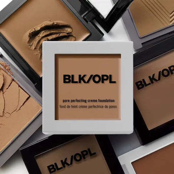 Black Opal Pore Perfecting Crème Powder Foundation 320 Rich Caramel, medium dekking, foto 2 van 2