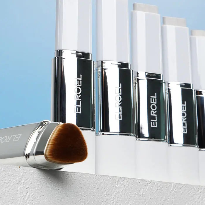 Elroel Blanc Cover Cream Stick Natural, foundation stick met ingebouwde borstel, foto 4 van 4