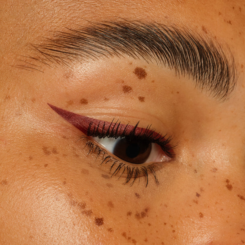 Essence Kajal Pencil 32 Red Velvet