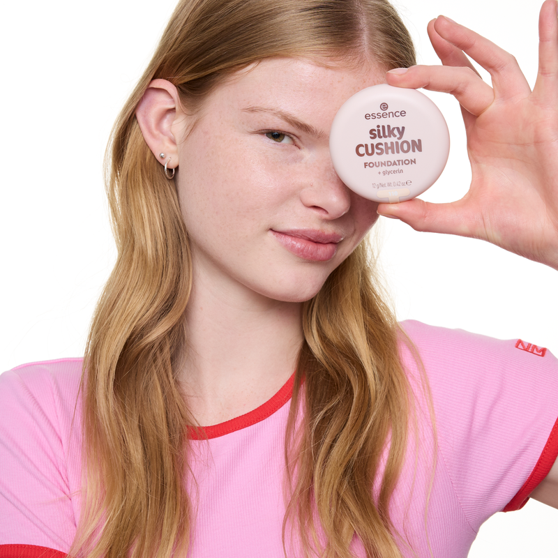 Essence Silky Cushion Foundation