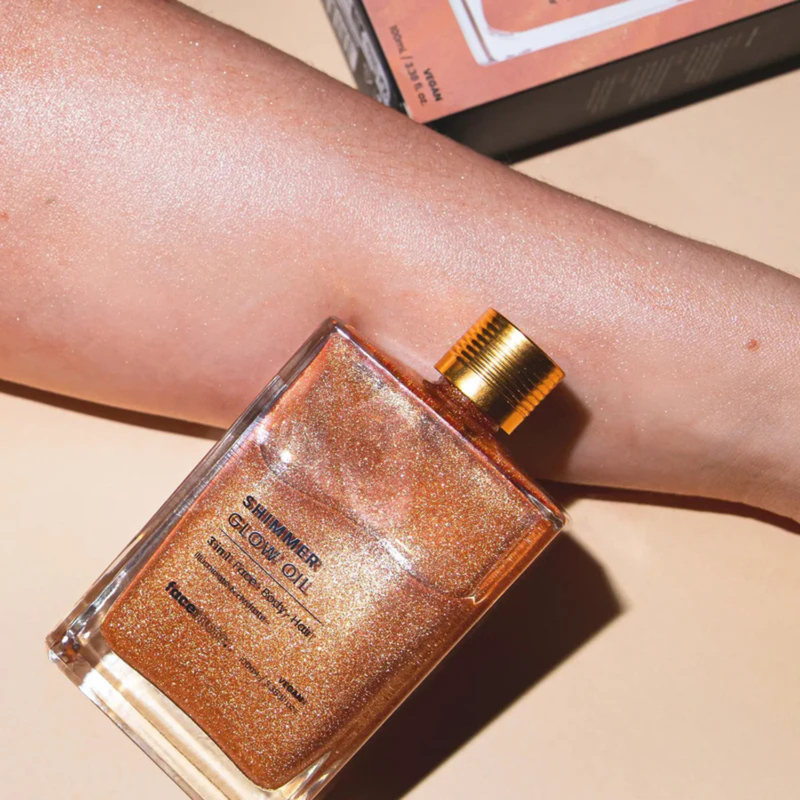 Face Facts Shimmer Glow Oil Gold