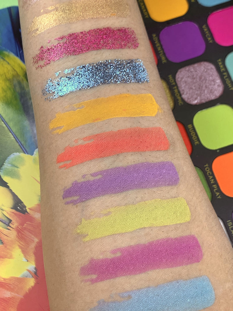 Open Revolution Forever Flawless Bird of Paradise oogschaduwpalet met 18 levendige oogschaduwtinten