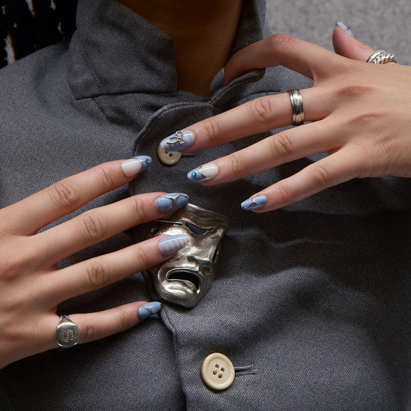 Never Have I Ever Press-on Nails Katseye Bel Air, press-on nagels met chrome en marmeren details, foto 2 van 6