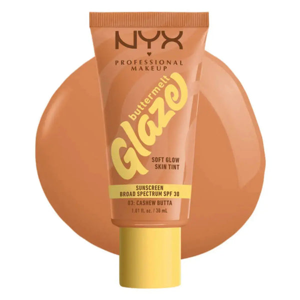 NYX Professional Makeup Buttermelt Glaze Soft Glow Skin Tint SPF 30 Cashew Butta, hydraterende foundation