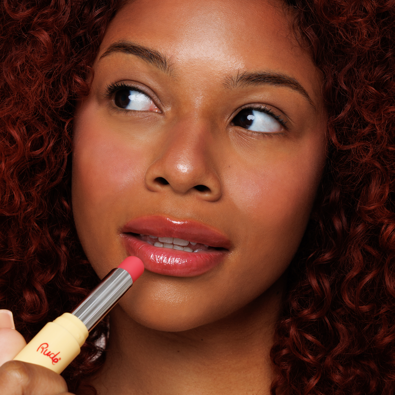 Rude Cosmetics The Glow Up! Glowing Lip Balm Silky Flush, pH-reagerende lippenbalsem, foto 5 van 9
