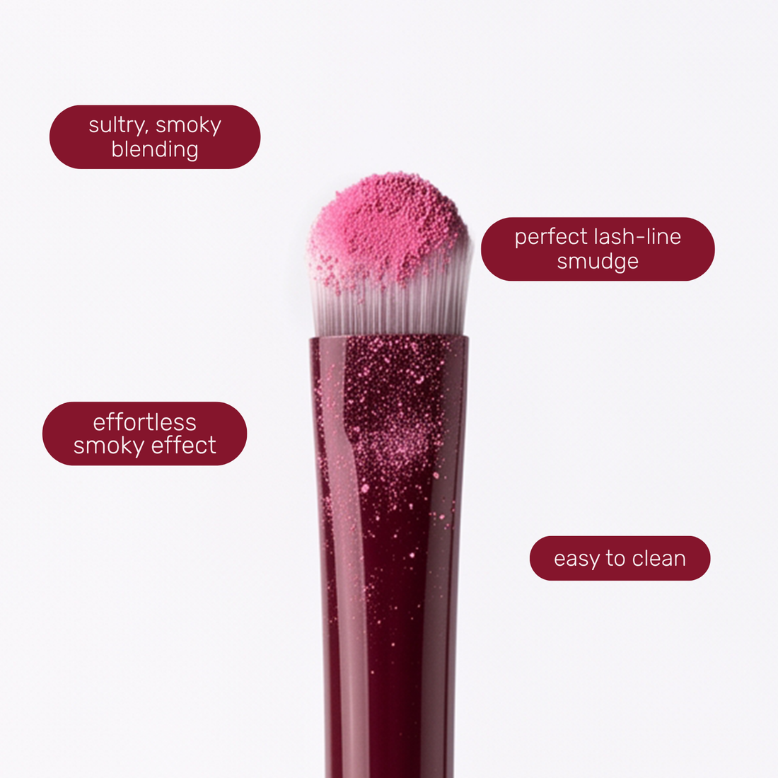Brush head of the Boozyshop Flawless Smudge Brush with text labels about how to use it