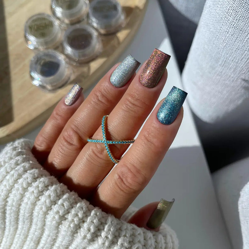 Yoshi Cat Eye Dust 5, nail art powder voor magnetische en holografische effecten, foto 5 van 7